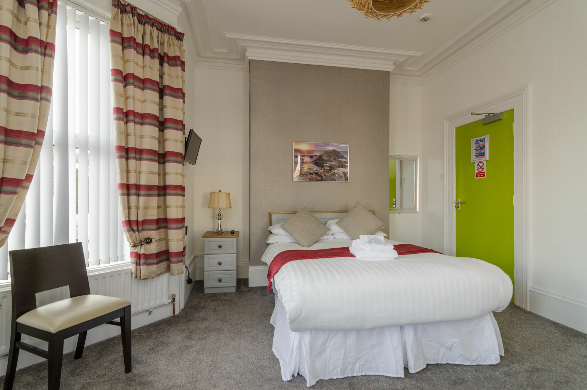 Oyo Parador Lodge Belfast Exterior photo